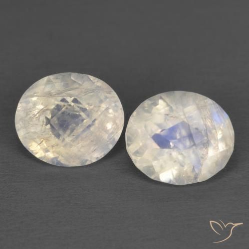 Pedras preciosas de Pedra da Lua Arco-Íris Branco azulado natural de 2.25 ct, oval, Transparente