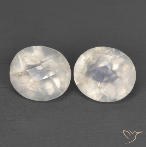 Pedras preciosas de Pedra da Lua Arco-Íris Branco azulado natural de 2.30 ct, oval, Transparente