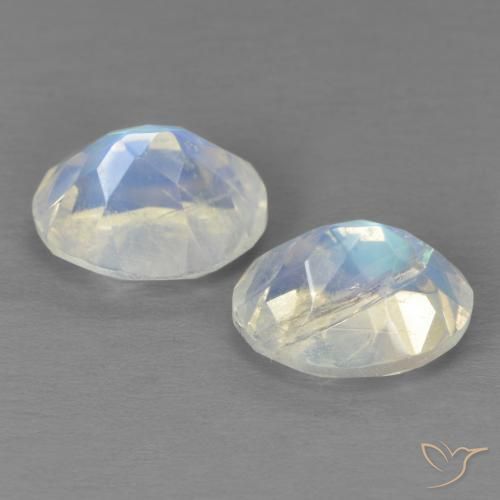 Pedras preciosas de Pedra da Lua Arco-Íris Branco azulado natural de 3.92 ct, oval, Transparente