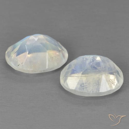 Pedras preciosas de Pedra da Lua Arco-Íris Branco azulado natural de 3.96 ct, oval, Transparente