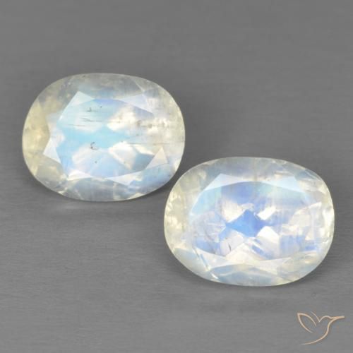 Pedras preciosas de Pedra da Lua Arco-Íris Branco azulado natural de 3.90 ct, oval, Transparente