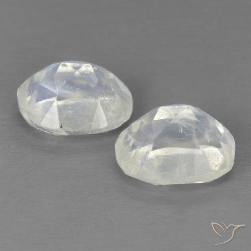 Pedras preciosas de Pedra da Lua Arco-Íris Branco azulado natural de 3.90 ct, oval, Transparente