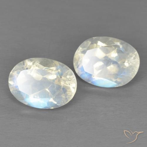Pedras preciosas de Pedra da Lua Arco-Íris Branco azulado natural de 2.87 ct, oval, Transparente