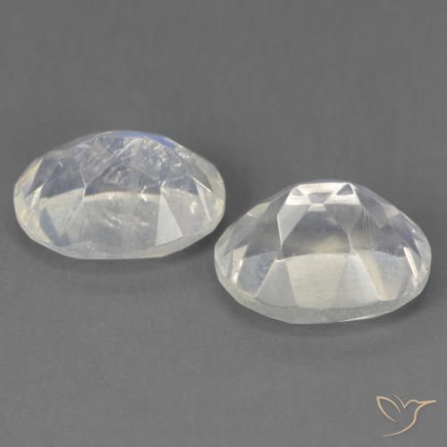 Pedras preciosas de Pedra da Lua Arco-Íris Branco azulado natural de 3.87 ct, oval, Transparente