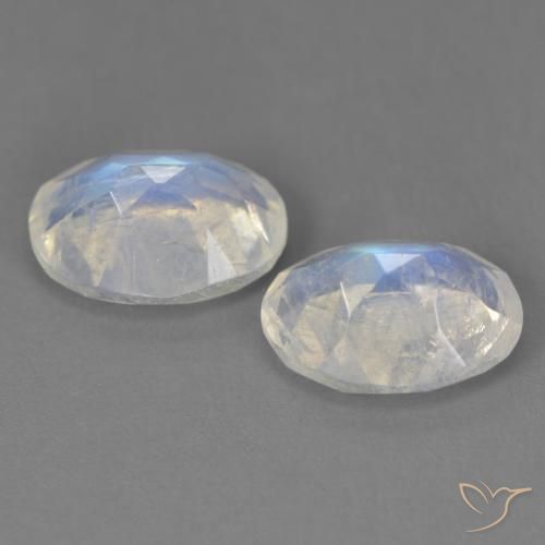 Pedras preciosas de Pedra da Lua Arco-Íris Branco azulado natural de 3.10 ct, oval, Transparente