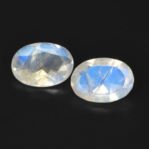1.11ctw Natural Branco azulado Pedra da Lua Arco-Íris, oval, Transparente