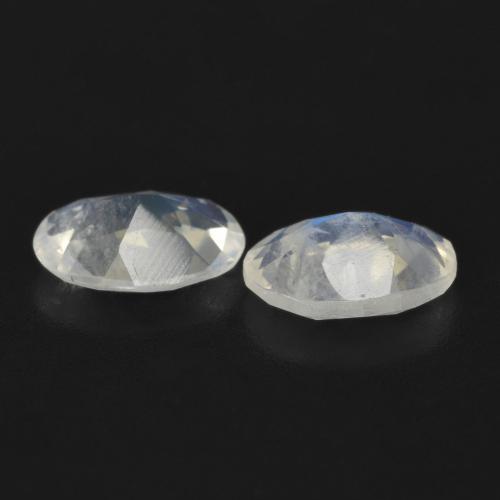 Pedras preciosas de Pedra da Lua Arco-Íris Branco azulado natural de 1.11 ct, oval, Transparente