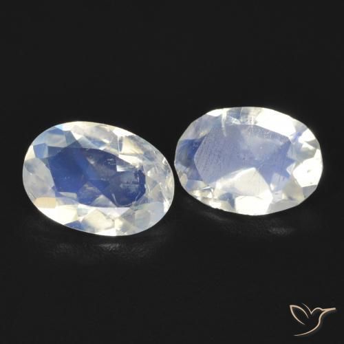 Pedras preciosas de Pedra da Lua Arco-Íris Branco azulado natural de 1.23 ct, oval, Transparente