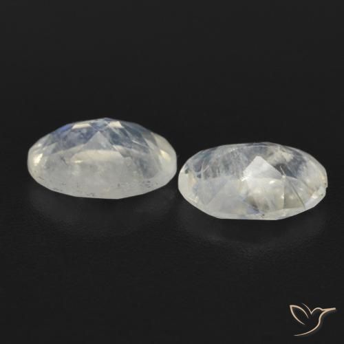 Pedras preciosas de Pedra da Lua Arco-Íris Branco azulado natural de 1.39 ct, oval, Transparente