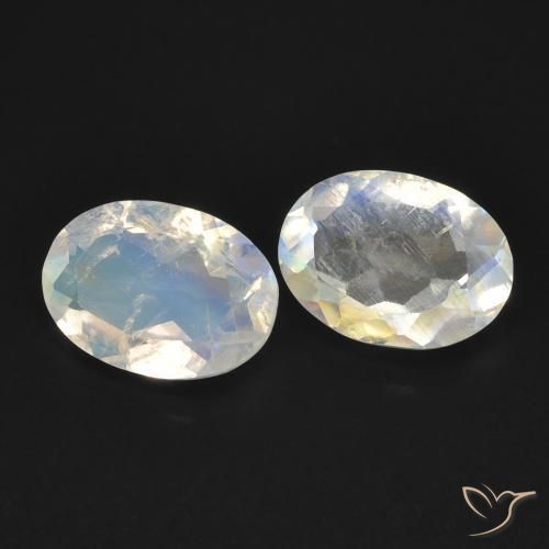 Pedras preciosas de Pedra da Lua Arco-Íris Branco azulado natural de 1.41 ct, oval, Transparente