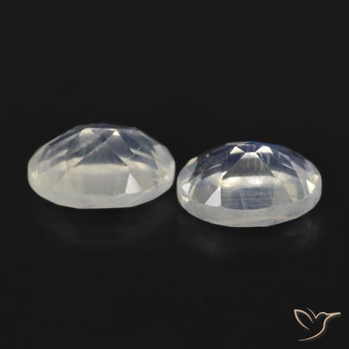Pedras preciosas de Pedra da Lua Arco-Íris Branco azulado natural de 1.63 ct, oval, Transparente