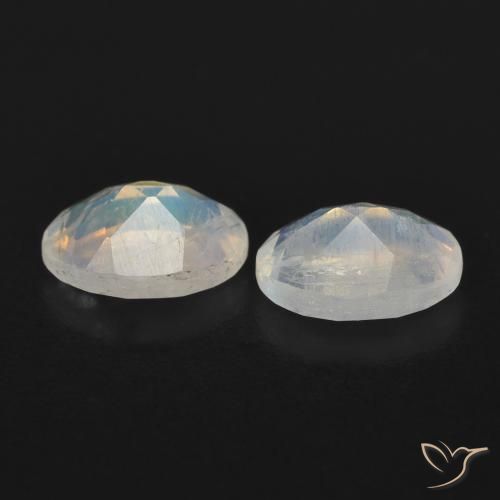 Pedras preciosas de Pedra da Lua Arco-Íris Branco azulado natural de 1.49 ct, oval, Transparente