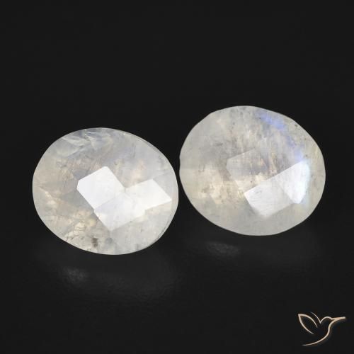 Pedras preciosas de Pedra da Lua Arco-Íris Branco azulado natural de 2.24 ct, oval, Transparente