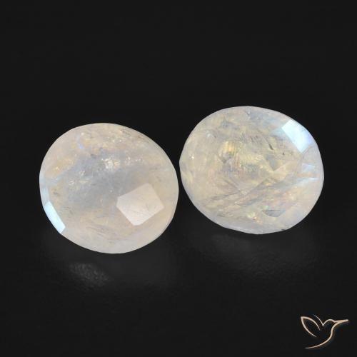 Pedras preciosas de Pedra da Lua Arco-Íris Branco azulado natural de 2.37 ct, oval, Translúcido