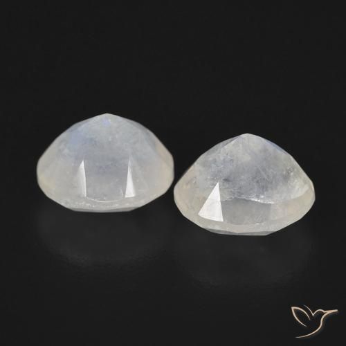 Pedras preciosas de Pedra da Lua Arco-Íris Branco azulado natural de 2.37 ct, oval, Translúcido