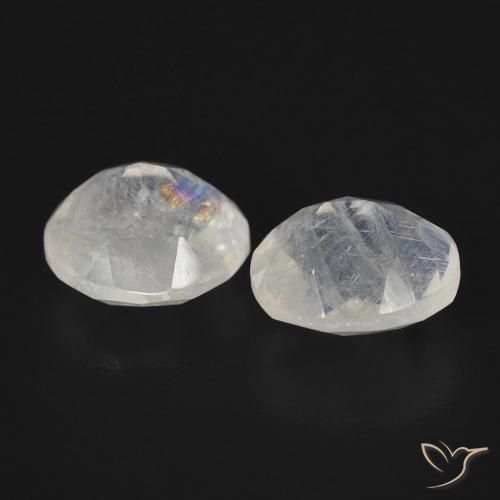 Pedras preciosas de Pedra da Lua Arco-Íris Branco azulado natural de 2.44 ct, oval, Transparente