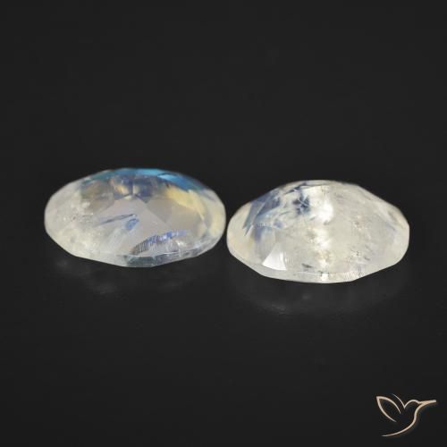 Pedras preciosas de Pedra da Lua Arco-Íris Branco azulado natural de 5.65 ct, oval, Transparente