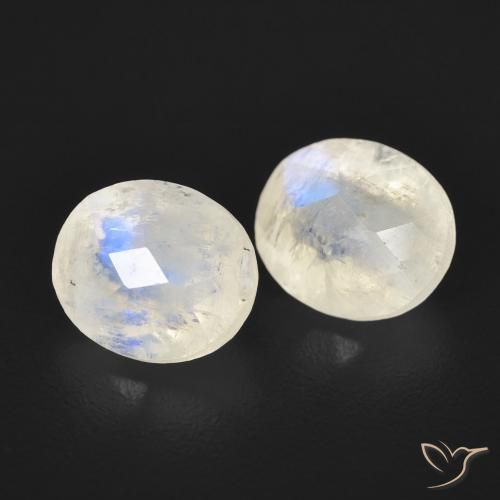 Pedras preciosas de Pedra da Lua Arco-Íris Branco azulado natural de 2.56 ct, oval, Transparente
