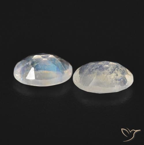 Pedras preciosas de Pedra da Lua Arco-Íris Branco azulado natural de 0.89 ct, oval, Transparente