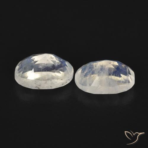 Pedras preciosas de Pedra da Lua Arco-Íris Branco azulado natural de 1.07 ct, oval, Transparente