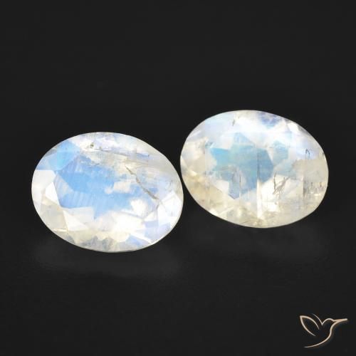 Pedras preciosas de Pedra da Lua Arco-Íris Branco azulado natural de 3.48 ct, oval, Transparente