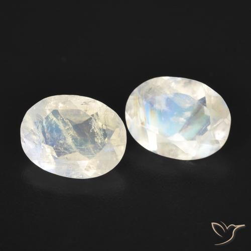 Pedras preciosas de Pedra da Lua Arco-Íris Branco azulado natural de 2.37 ct, oval, Transparente