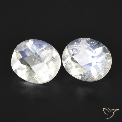 Pedras preciosas de Pedra da Lua Arco-Íris Branco azulado natural de 2.31 ct, oval, Transparente