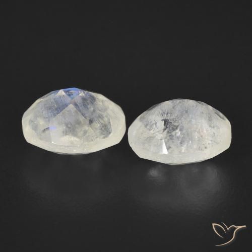 Pedras preciosas de Pedra da Lua Arco-Íris Branco azulado natural de 2.46 ct, oval, Transparente