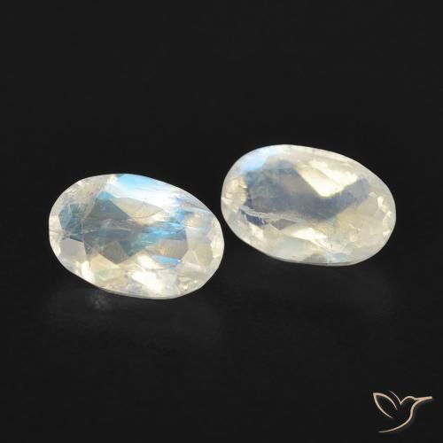Pedras preciosas de Pedra da Lua Arco-Íris Branco azulado natural de 0.91 ct, oval, Transparente