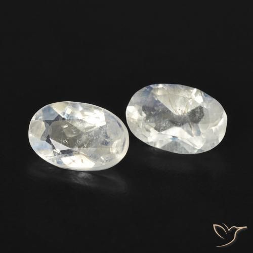 Pedras preciosas de Pedra da Lua Arco-Íris Branco azulado natural de 0.83 ct, oval, Transparente