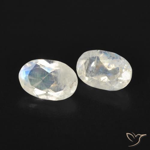 Pedras preciosas de Pedra da Lua Arco-Íris Branco azulado natural de 0.82 ct, oval, Transparente