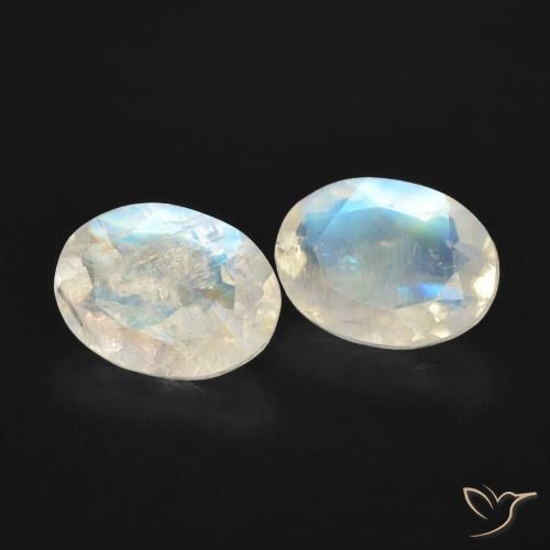 Pedras preciosas de Pedra da Lua Arco-Íris Branco azulado natural de 2.41 ct, oval, Transparente