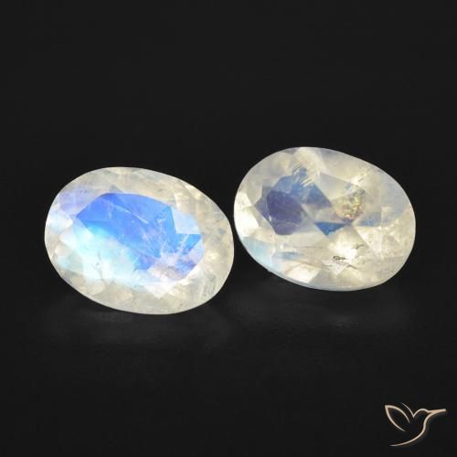 Pedras preciosas de Pedra da Lua Arco-Íris Branco azulado natural de 2.39 ct, oval, Transparente