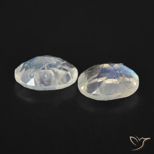 Pedras preciosas de Pedra da Lua Arco-Íris Branco azulado natural de 2.39 ct, oval, Transparente