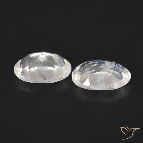 Pedras preciosas de Pedra da Lua Arco-Íris Branco azulado natural de 0.88 ct, oval, Transparente