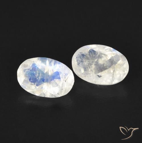 Pedras preciosas de Pedra da Lua Arco-Íris Branco azulado natural de 0.82 ct, oval, Transparente