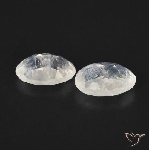 Pedras preciosas de Pedra da Lua Arco-Íris Branco azulado natural de 0.82 ct, oval, Transparente