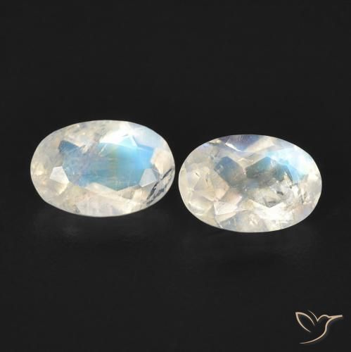 0.87ctw Natural Branco azulado Pedra da Lua Arco-Íris, oval, Transparente