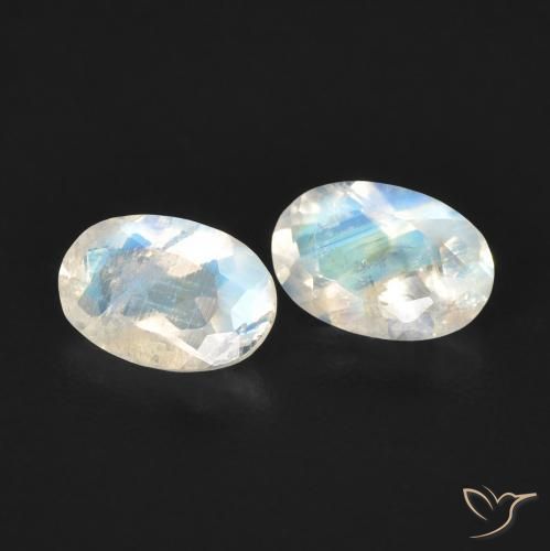 Pedras preciosas de Pedra da Lua Arco-Íris Branco azulado natural de 0.87 ct, oval, Transparente