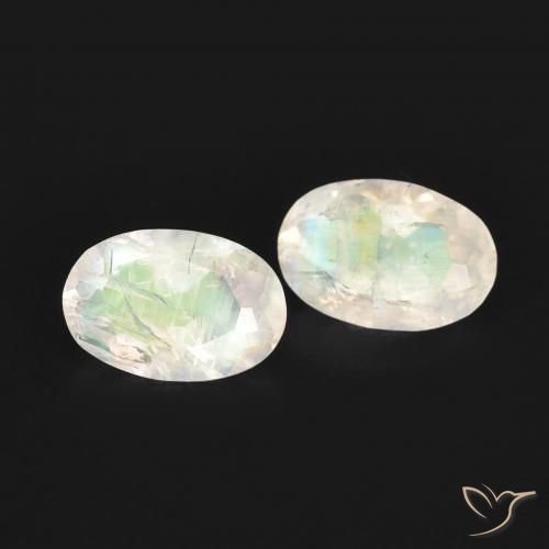 Pedras preciosas de Pedra da Lua Arco-Íris Branco azulado natural de 0.94 ct, oval, Transparente