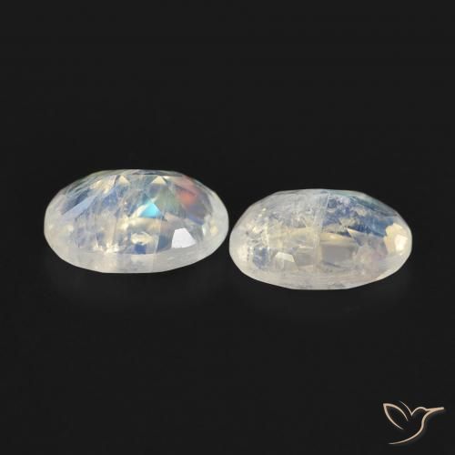 Pedras preciosas de Pedra da Lua Arco-Íris Branco azulado natural de 0.94 ct, oval, Transparente