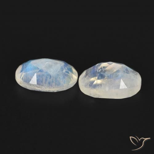 Pedras preciosas de Pedra da Lua Arco-Íris Branco azulado natural de 1.03 ct, oval, Transparente