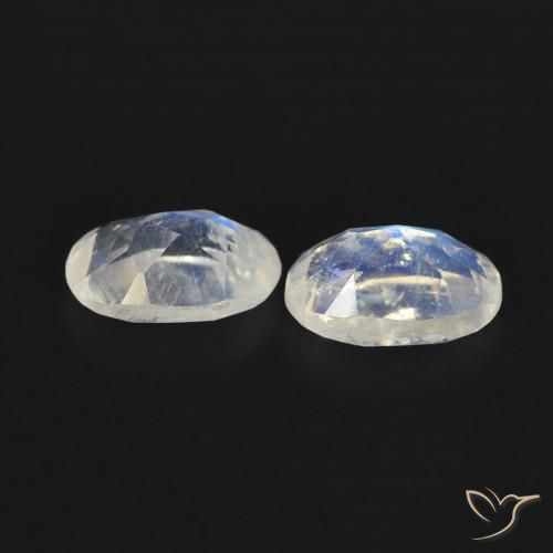 Pedras preciosas de Pedra da Lua Arco-Íris Branco azulado natural de 0.80 ct, oval, Transparente