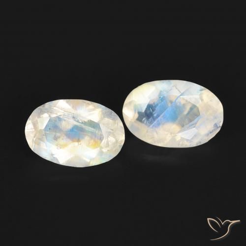Pedras preciosas de Pedra da Lua Arco-Íris Branco azulado natural de 0.91 ct, oval, Transparente