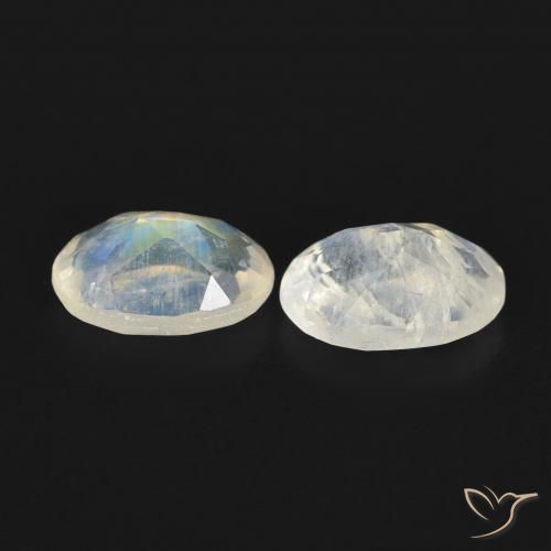 Pedras preciosas de Pedra da Lua Arco-Íris Branco azulado natural de 0.91 ct, oval, Transparente