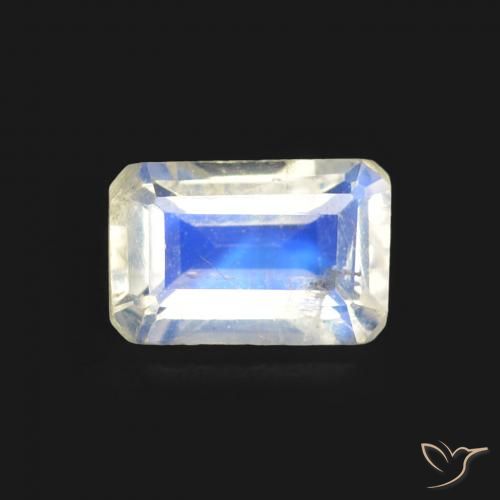 0.57ct Natural Branco azulado Pedra da Lua Arco-Íris, Corte Esmeralda, Transparente