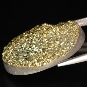 Pirita arco-íris multicolorido natural 10,27ct, corte oval, opaco