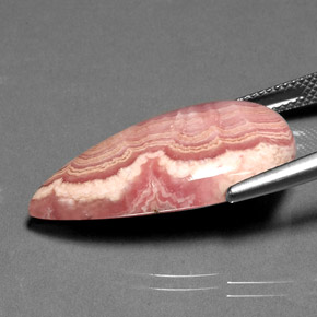 Rodocrosita multicolorido natural 22,38ct, formato de pêra, opaco