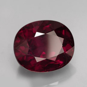 Granada rodolita vermelho natural 13,09ct, corte oval, VS
