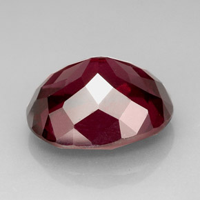 Granada rodolita vermelho natural 7,84ct, corte oval, VS